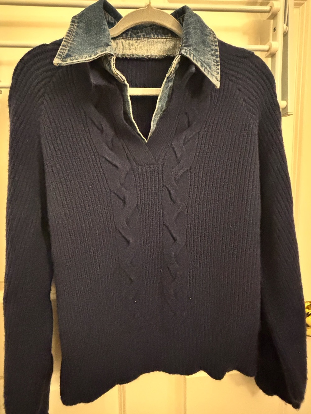 Commense Navy V-Neck Cable Knit Sweater with Denim Collar